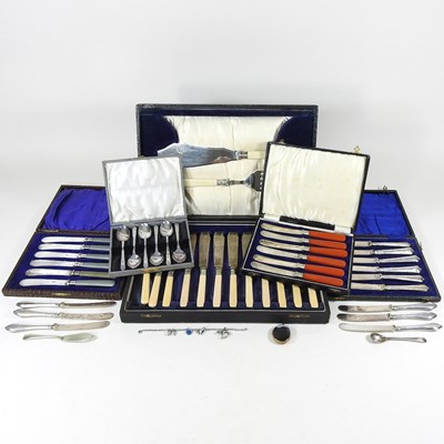 Lot 250 - A collection of cutlery