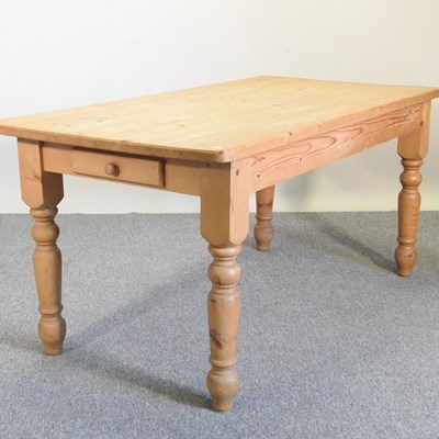 Lot 454 - A dining table