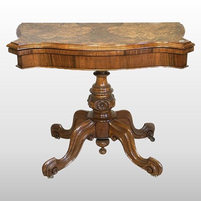 Lot 387 - A Victorian table