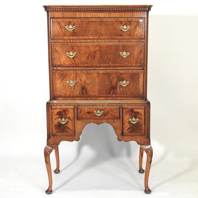 Lot 12 - A chest on stand