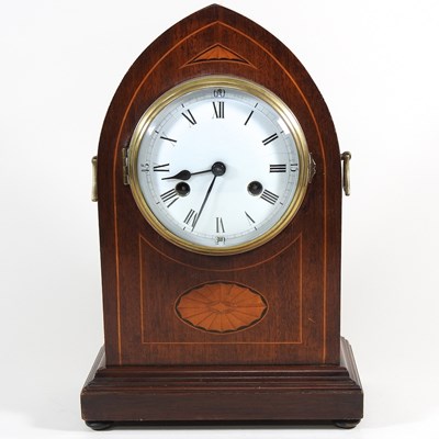 Lot 2 - An inlaid clock