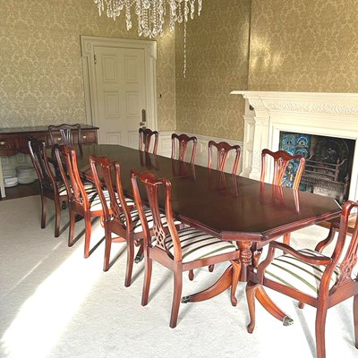 Lot 376 - A dining table