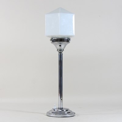 Lot 197 - An Deco chrome table lamp