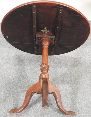 Lot 279 - A tripod table