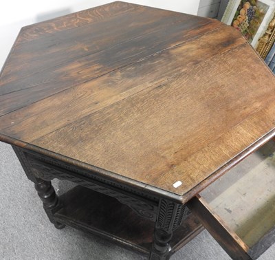 Lot 76 - A credence table