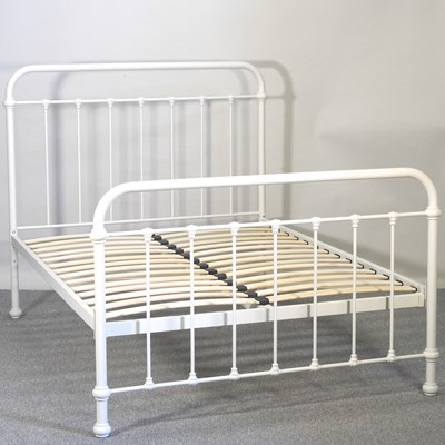 Lot 422 - A bedstead