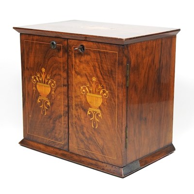 Lot 476 - A smoker's cabinet