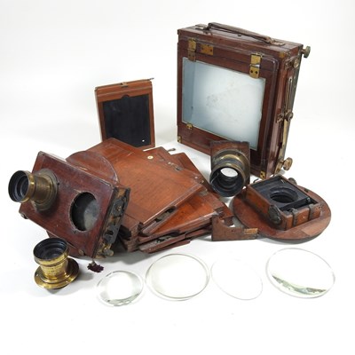 Lot 331 - A plate camera