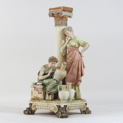 Lot 187 - A Worcester style porcelain figure group