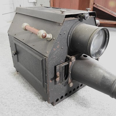 Lot 371 - A projector
