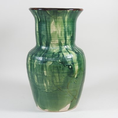 Lot 107 - A large vase