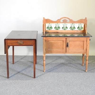 Lot 365 - A washstand and table