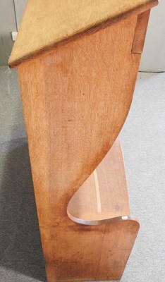 Lot 63 - An oak settle