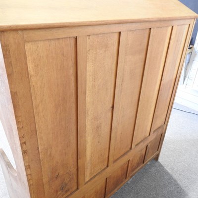 Lot 63 - An oak settle