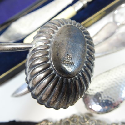 Lot 118 - Silver and cutlery