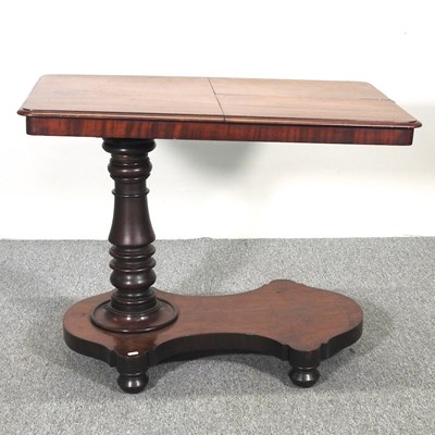 Lot 287 - A reading table