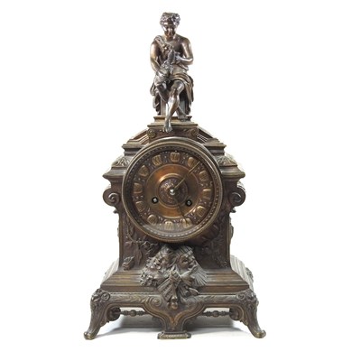 Lot 487 - A French clock