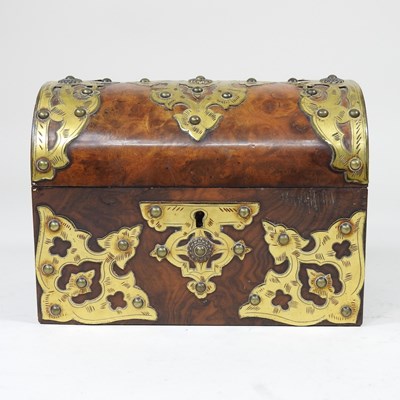 Lot 136 - A 19th century walnut caddy