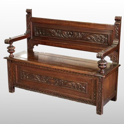 Lot 273 - An oak settle