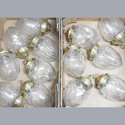 Lot 65 - A collection of lights