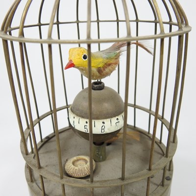 Lot 216 - A birdcage clock