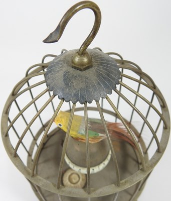 Lot 216 - A birdcage clock