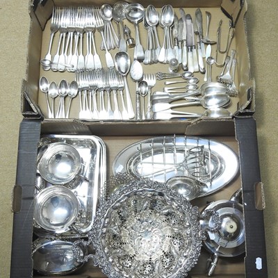 Lot 335 - A collection of silver plate