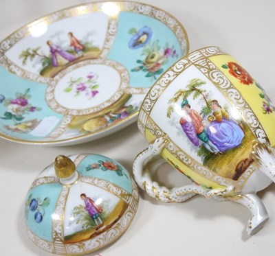 Lot 45 - A collection of porcelain
