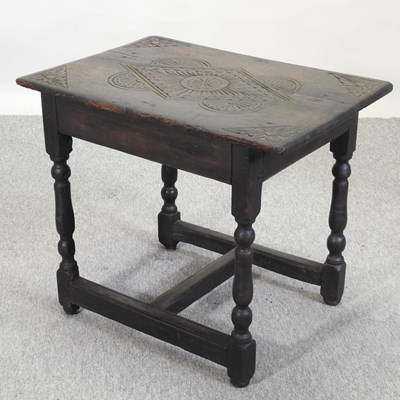 Lot 431 - An antique oak side table