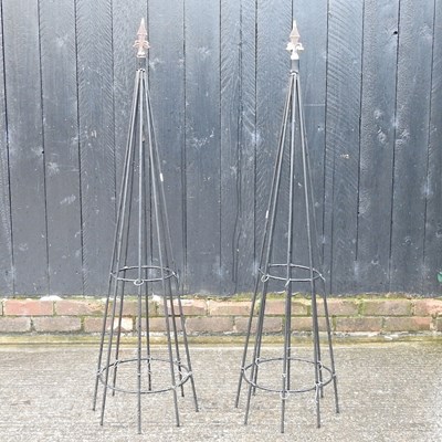 Lot 355 - A pair of garden spires