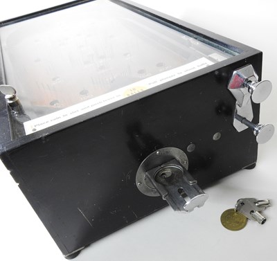 Lot 135 - An American pinball game