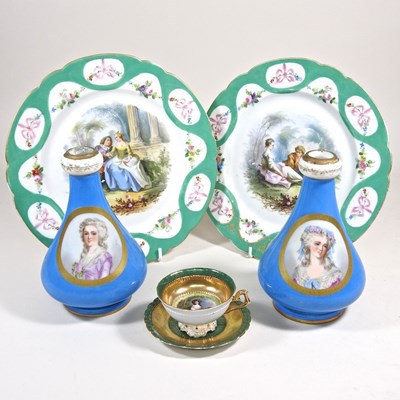 Lot 117 - A collection of porcelain