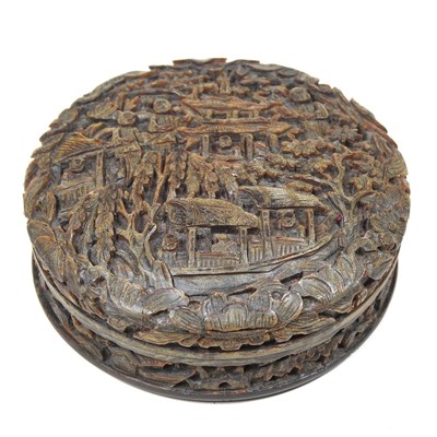 Lot 20 - A Chinese snuff box