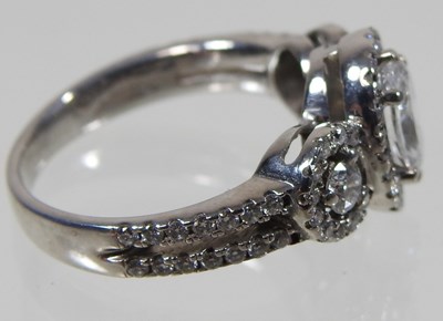 Lot 43 - An 18 carat gold diamond ring