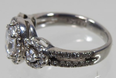 Lot 43 - An 18 carat gold diamond ring