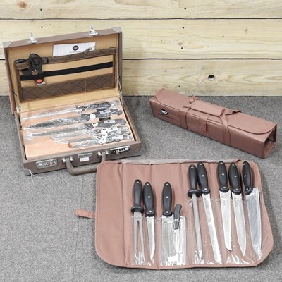 Lot 122 - A 16 piece chef's knife set, in a hard case