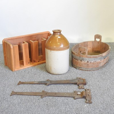 Lot 250 - A jar, rack and items