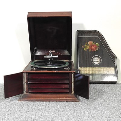 Lot 135 - A gramophone and zither