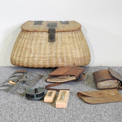 Lot 257 - A vintage fishing basket