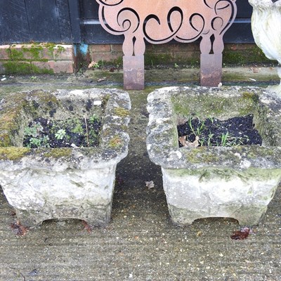 Lot 174 - A pair of garden urns