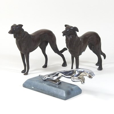 Lot 208 - A modern bronze model of a dog