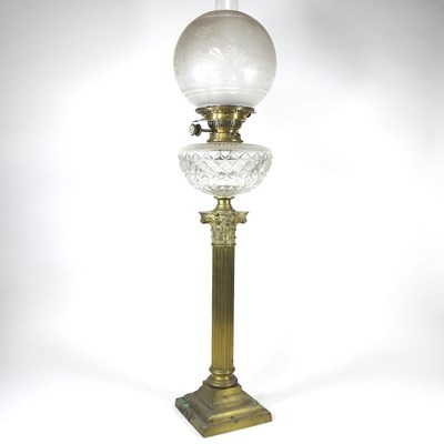 Lot 146 - An oil lamp