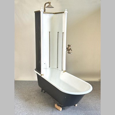 Lot 464 - A Victorian canopy bath