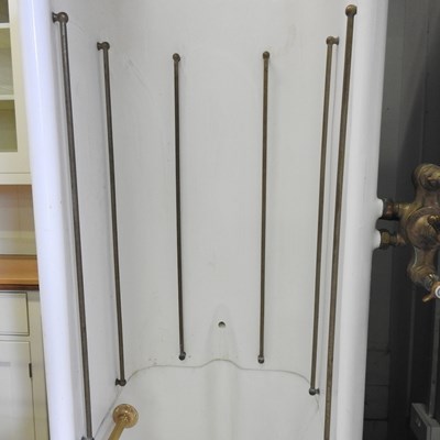 Lot 464 - A Victorian canopy bath