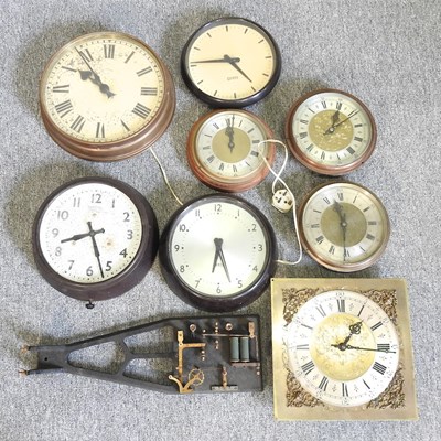 Lot 679 - A collection of clocks