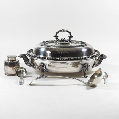 Lot 569 - A collection of silver plate