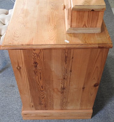 Lot 409 - A pine dressing table