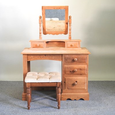 Lot 409 - A pine dressing table