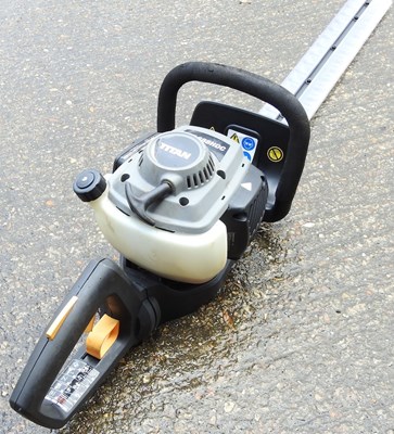 Lot 638 - A hedge cutter