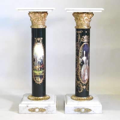 Lot 652 - A pair of marble columns